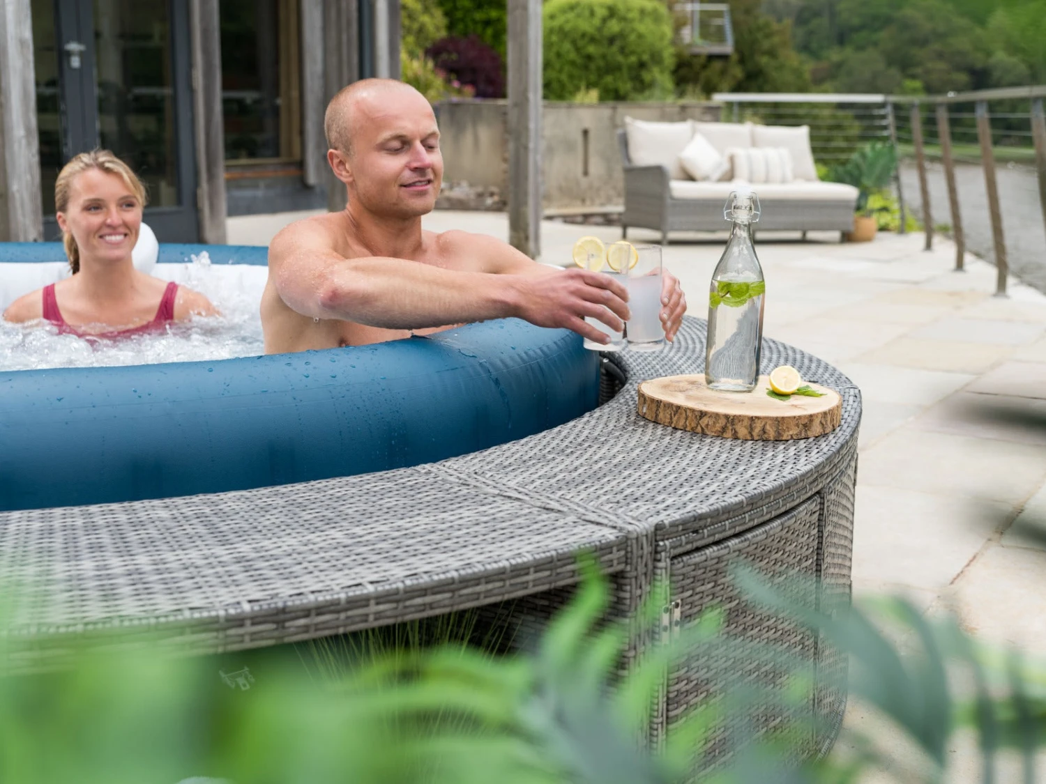 Lay-z Spa Round Rattan Hot Tub Surround 200cm Grey 5 Lay-z Spa Round Rattan Hot Tub Surround 200cm Grey - Image 3