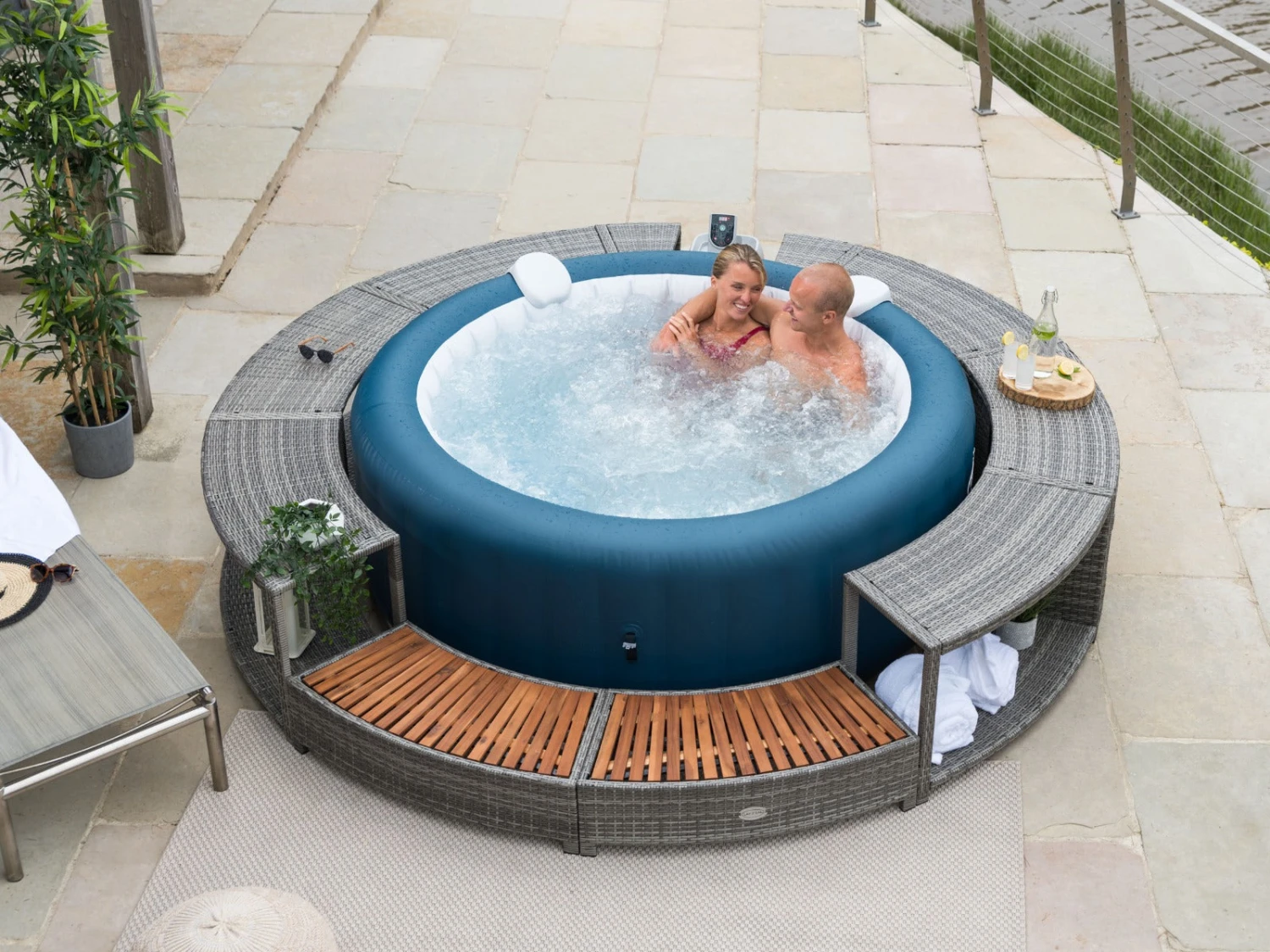 Lay-z Spa Round Rattan Hot Tub Surround 200cm Grey 6 Lay-z Spa Round Rattan Hot Tub Surround 200cm Grey - Image 4