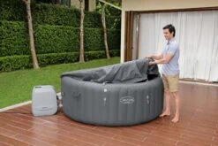 Bestway Santorini HydroJet Pro™ -Bestway Sale infltable hot tub with insulating cover 21ce0a1b 3c02 4e91 9301 59368be4ff00